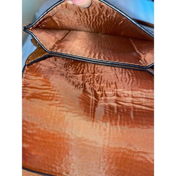 Crossbody 7 x 4” tan double compartment bag - Picture 13 of 15